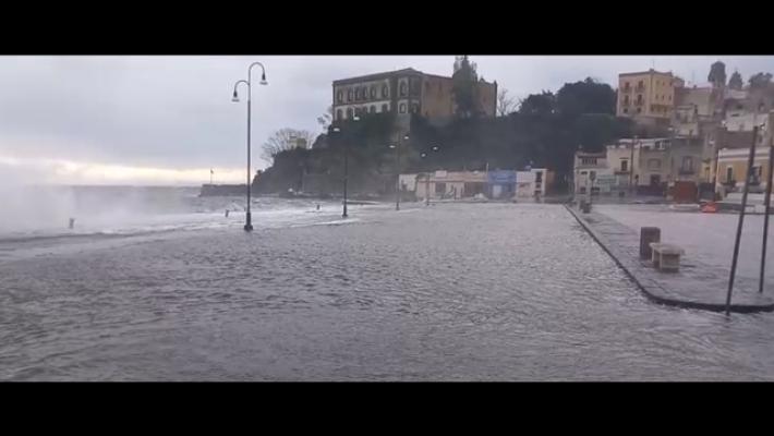 Alle Eolie condizioni meteomarine in netto peggioramento