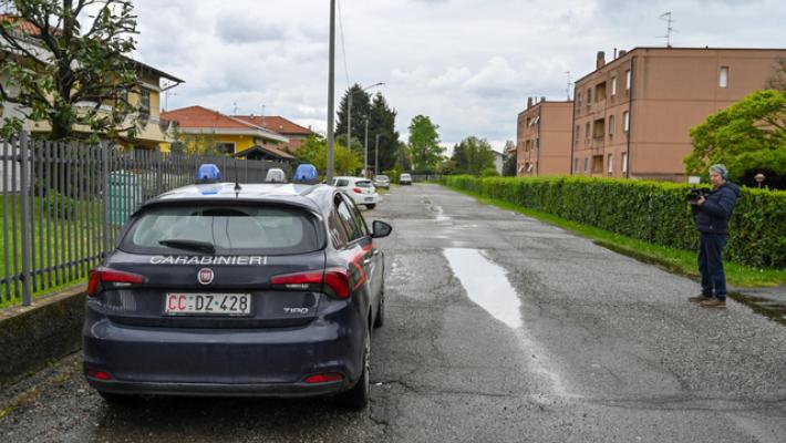 Donna uccisa a coltellate, inizia il processo per il marito reo confesso