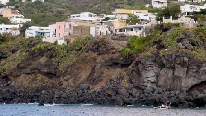 Dopo 20 anni riaprir&agrave; la scuola a Ginostra, ci sar&agrave; una sola alunna