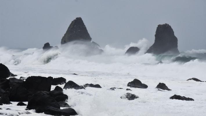 Ondata di maltempo con vento e mareggiate su Calabria e Isole maggiori