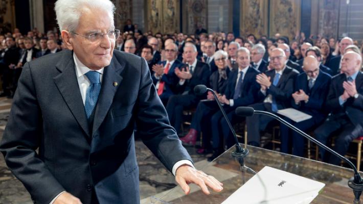 Mattarella, le nuove povert&agrave; sono un problema da affrontare