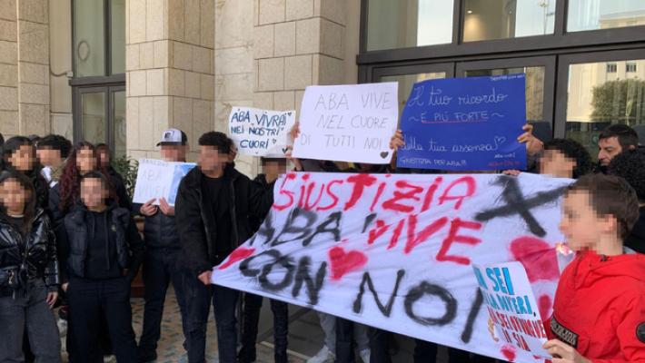 In giro con coltelli, mazze e catene, pi&ugrave; che raddoppiati i minori denunciati