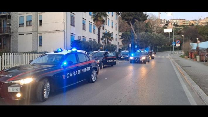 Malore durante i lavori in cantiere, operaio muore nel Teramano