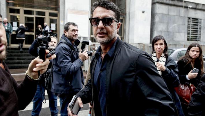 Mediaset denuncia Corona e chiede di vietargli l'uso dei social