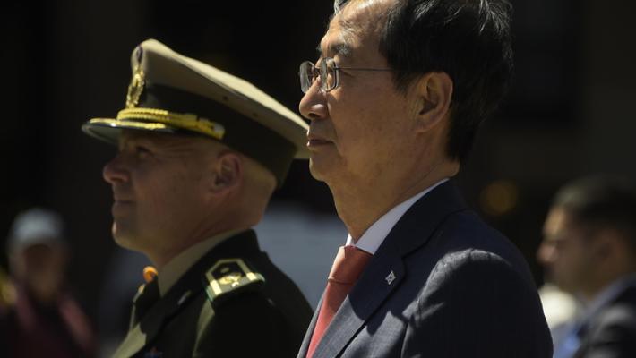 Seul, l'ex premier Han Duck-soo condannato a 23 anni per la legge marziale