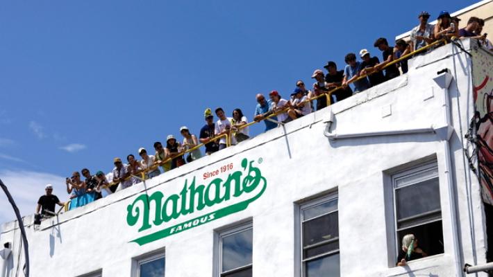L'iconico Nathan's Famous a Ny venduto per 450 milioni di dollari