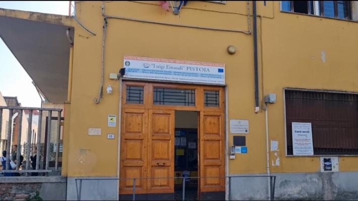 Evacuata scuola superiore a Pistoia per spray al peperoncino