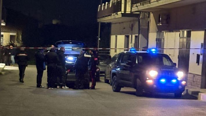 Commercialista uccide la moglie e si suicida in Calabria