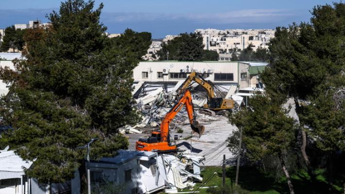 Brucia a Gerusalemme la sede Unrwa demolita da Israele