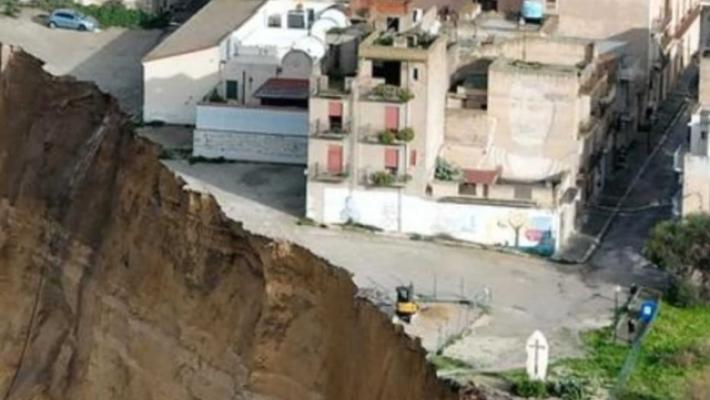 Sfollato a Niscemi, "non so che fine far&agrave; la mia casa"