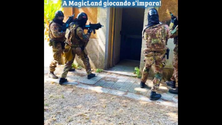 A MagicLand a lezione di irruzione con i militari, proteste sui social