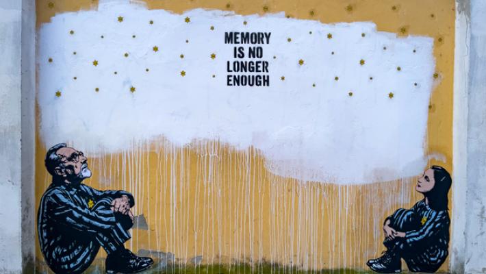 A Milano il murale con Primo Levi e Anna Frank contro l'antisemitismo