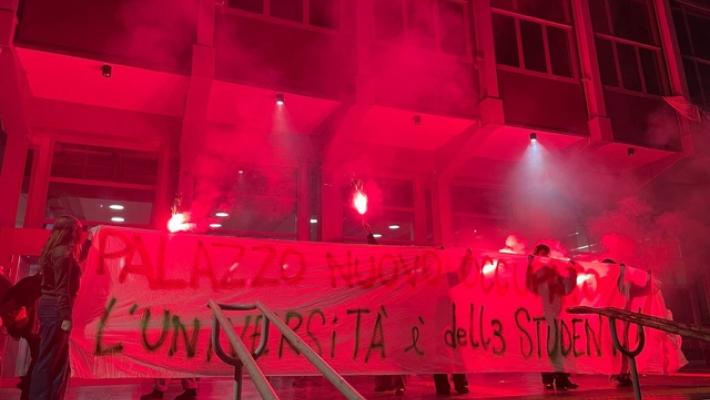 Vietato l'evento di Aska, occupata la sede dell'ateneo a Torino