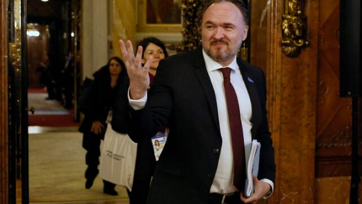 Commissario Ue: "Timori per dipendenza da energia Usa, cerchiamo alternative"