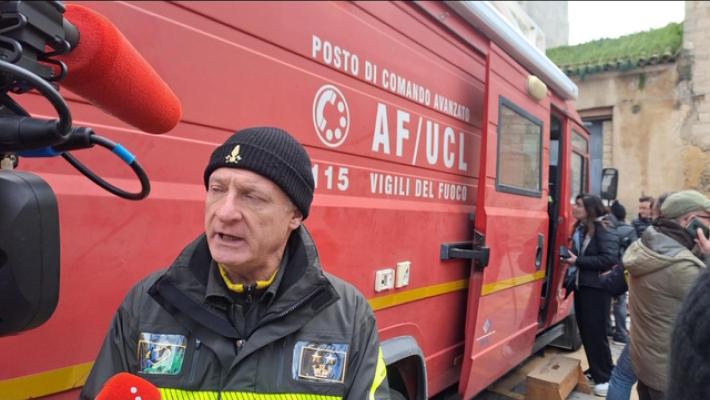 Animali e oggetti recuperati in case sgomberate a Niscemi, finora 300 interventi