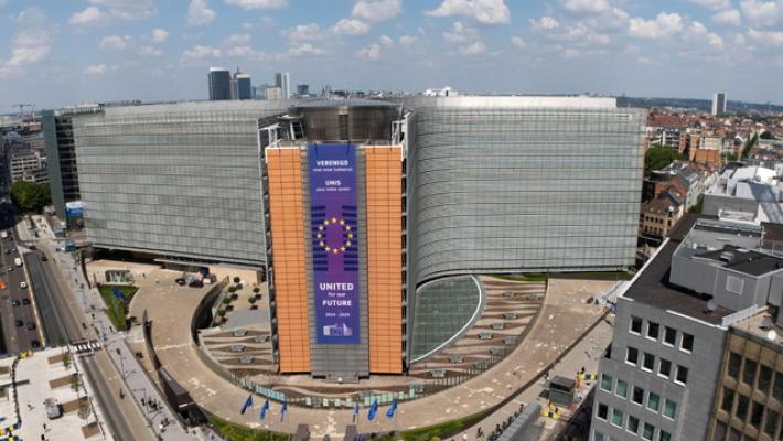 La nuova strategia Ue sui rimpatri, 'lavorare su centri ad hoc e riammissioni'