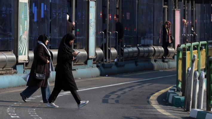Docente iraniana, 'la popolazione vive giorni di sospensione, siamo logorati'