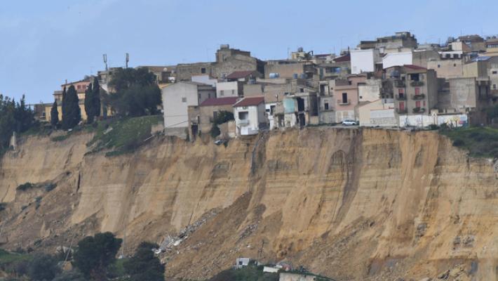 Boccia (Pd), Meloni pensa a Salvini e unit&agrave; centrodestra, non a emergenza Sud