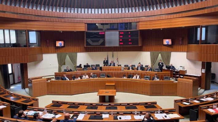 Via libera con strappo finale alla Finanziaria in Sardegna, centrodestra lascia l'Aula