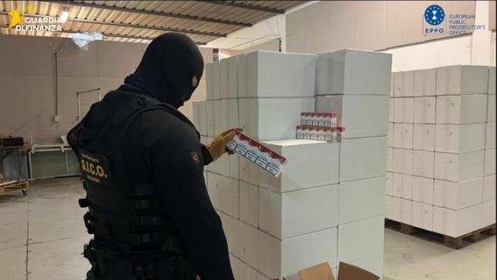 Sequestrata fabbrica sigarette di contrabbando, 'giro' da 120 milioni l'anno