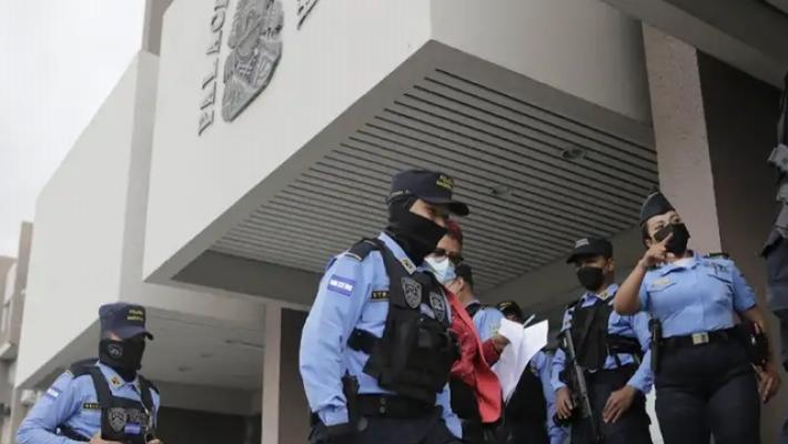 Frode elettorale in Honduras, ordinato l'arresto di due politici