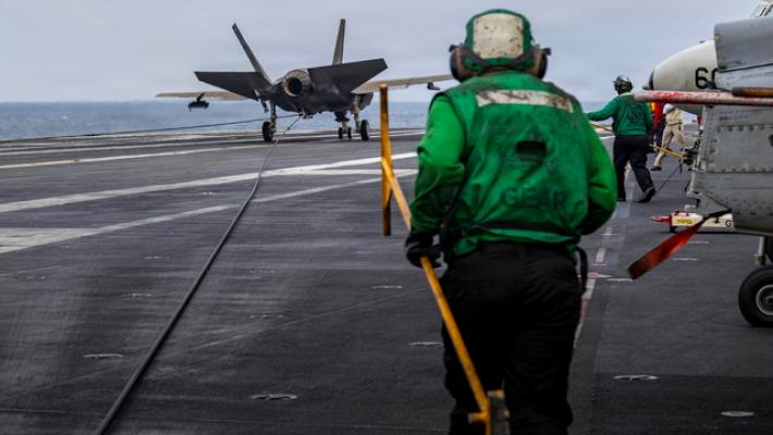 Usa, abbattuto drone Iran che si era avvicinato a portaerei americana