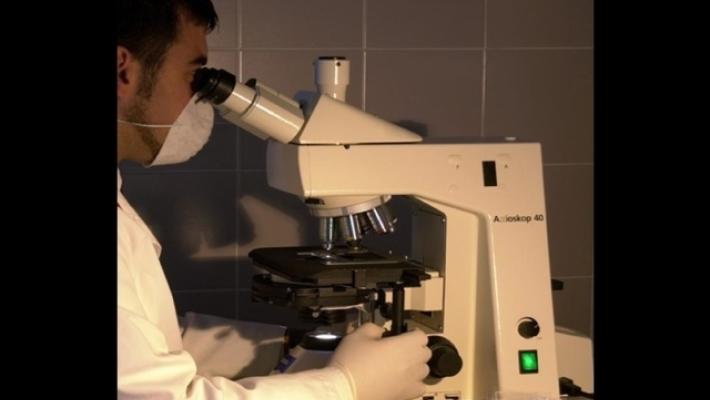 Morta 30 anni fa a Cagliari, nei vestiti un frammento gommoso di pneumatico