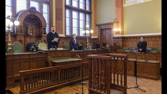 Budapest condanna a 8 anni per violenza Maja T.