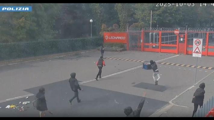 Assalto a Leonardo, misura cautelare per un minore a Torino