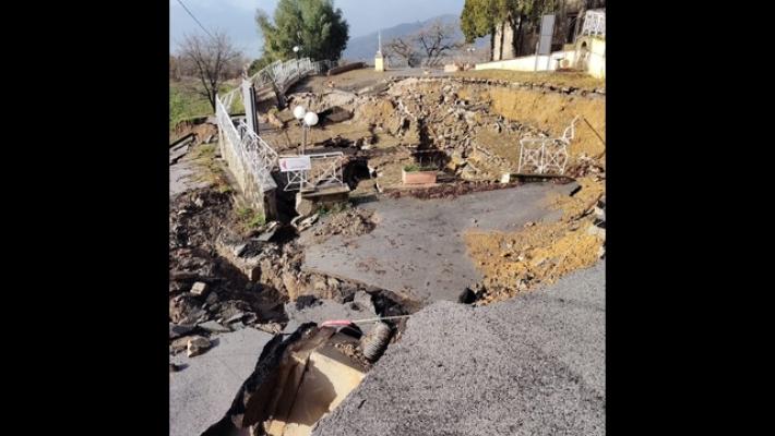 Nel Salernitano una frana vicino al Santuario dei Cordici