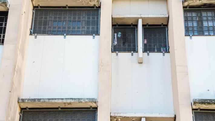 Otto condanne per le violenze degli agenti nel carcere di Torino