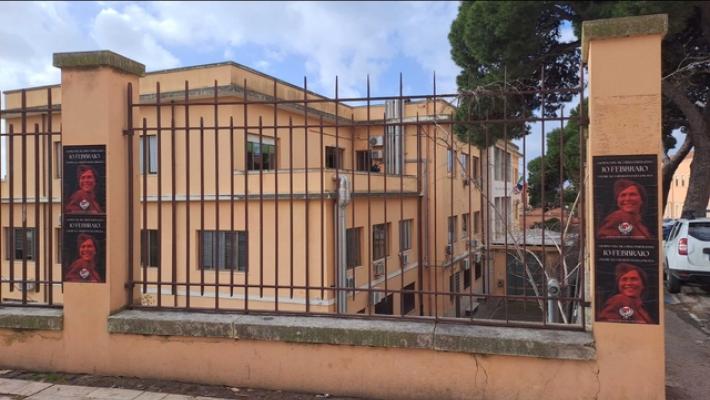 A Cagliari manifesti antifascisti 'ridicolizzano' Giornata del Ricordo, &egrave; polemica