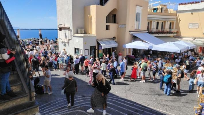 Capri contro l'overtourism, sull'isola gruppi massimo da 40 persone