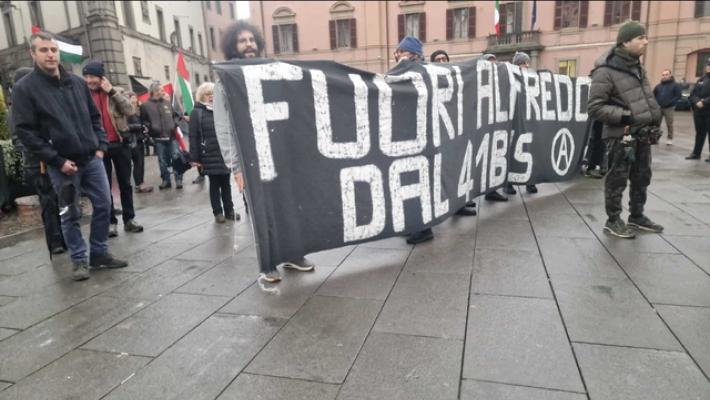 Corteo pro-Palestina a Viterbo, c'&egrave; anche uno striscione per Cospito