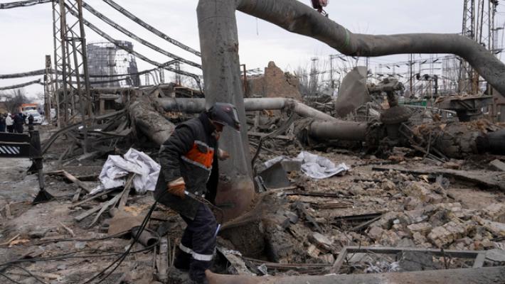 Zelensky, 'notte di massicci raid russi con 400 droni e 40 missili'