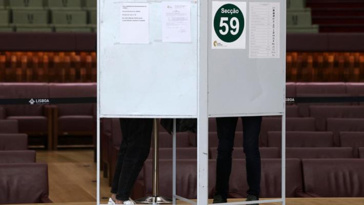 Urne aperte per il ballottaggio delle presidenziali in Portogallo