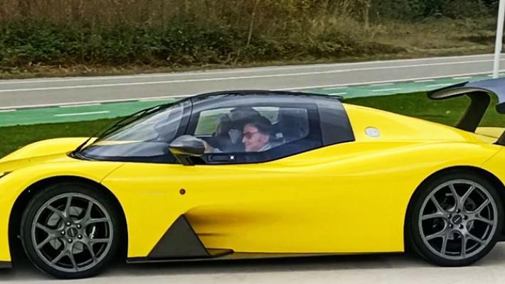 René Arnoux si esalta sul circuito di Varano de' Melegari con la Dallara Stradale