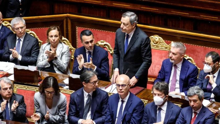 Draghi in Senato: «Qui, solo e perché gli italiani lo hanno chiesto. Ricostruire il patto, siete pronti?».  Vertice Salvini-Berlusconi 