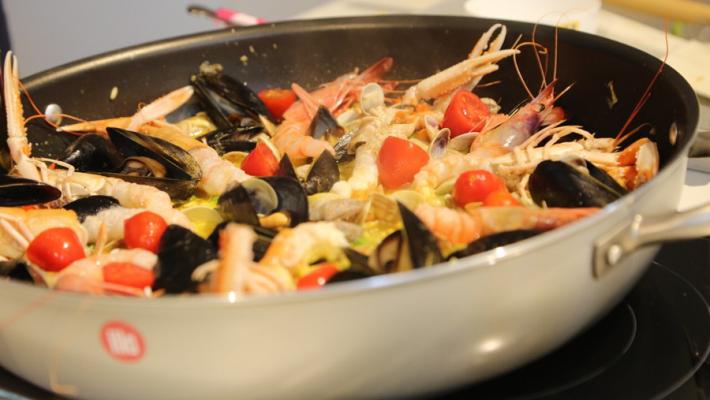 La paella secondo Benedetta: fans a lezione Foto