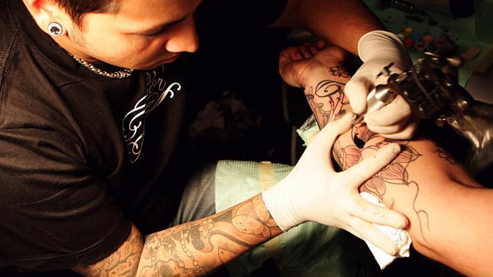 Cosmetici e tatuaggi, migliaia di sequestri 