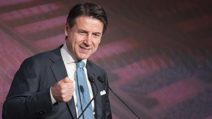 Conte come un traghettatore. Ma non si sa dove ci porti