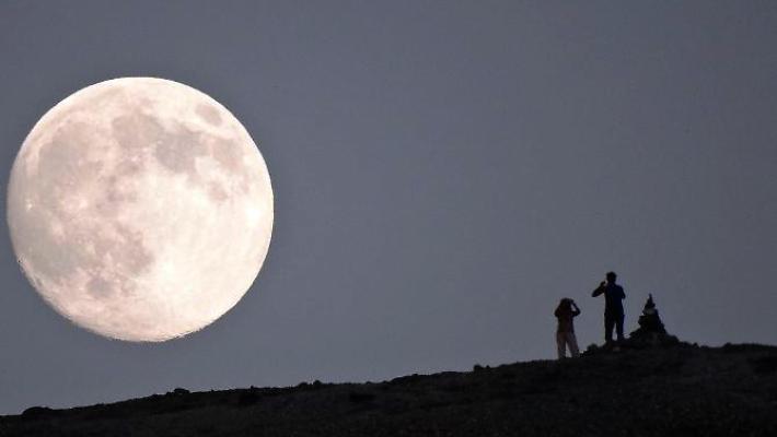 Sabato c'è la luna piena. E aumenta il rischio di incidenti stradali