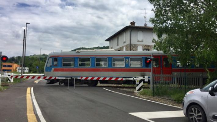 Sabato l'inaugurazione del nuovo passaggio a livello su via Camara