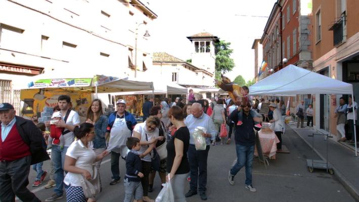 Domenica  8 Ottobre &ldquo;Antiquari in piazza&rdquo; il mercato dell&rsquo;antiquariato di Sant&rsquo;Ilario d&rsquo;Enza si svolger&agrave; nell&rsquo;ambito della &ldquo;Fiera di Autunno&rdquo;.