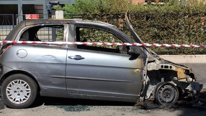 Bruciate tre auto nella notte Gallery