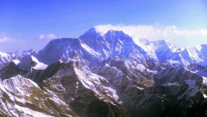 Everest, 120 persone in vetta in un giorno