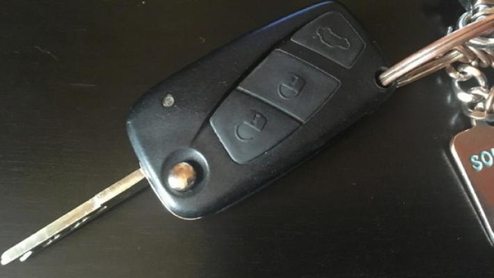 Chiave clonata: i ladri &laquo;svuotano&raquo; l'auto