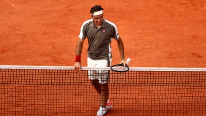 Federer fa un regalo a Fognini
