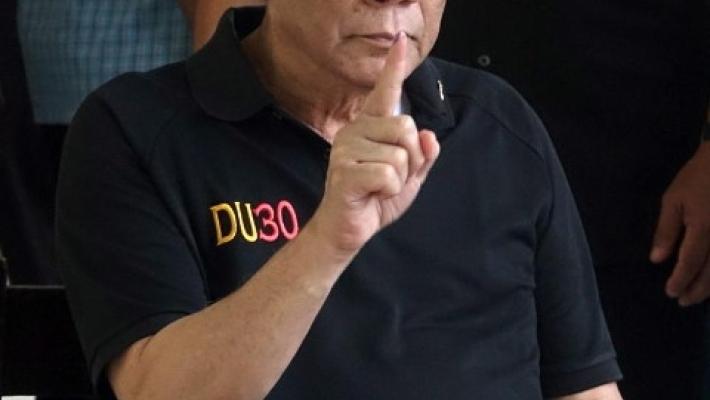 Duterte: 'Ero gay, donne mi hanno curato'