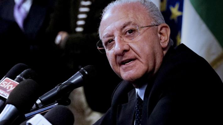 Lascia il sindaco di Salerno, torna De Luca. 'Finita la ricreazione'